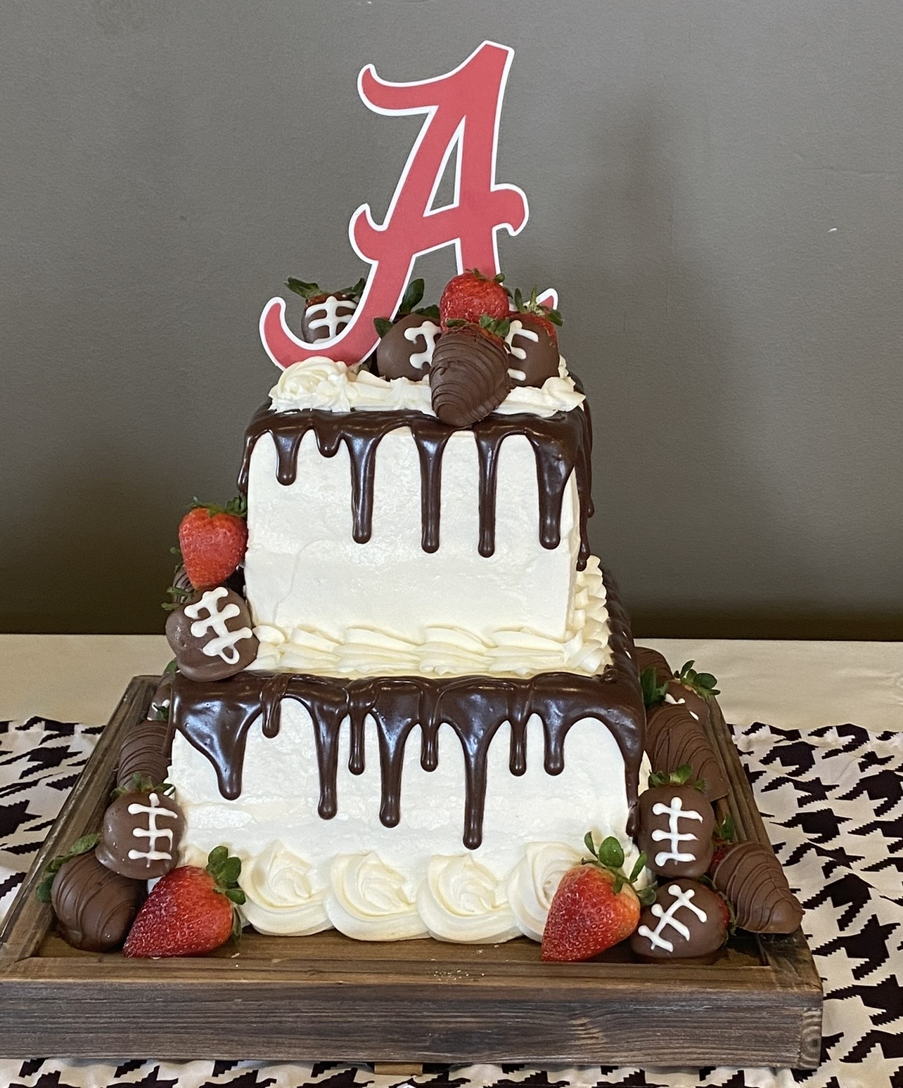 2 tier square cake